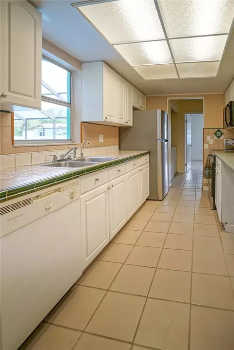 Kitchen - 3320 Las Brisas Dr, Riverview, FL 33578 photo 1 of 1