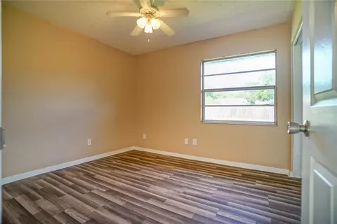 Bedroom - 3320 Las Brisas Dr, Riverview, FL 33578 photo 7 of 9