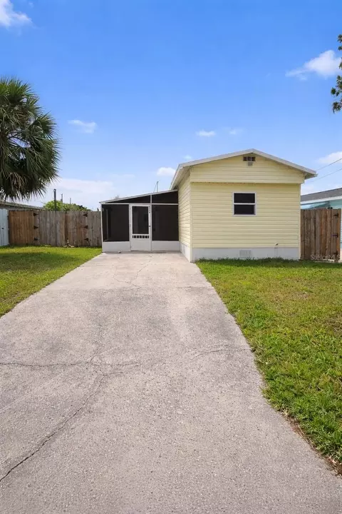 6726 Albatross Ln, Hudson, FL 34667