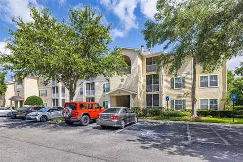 18439 Bridle Club Dr, Tampa, FL 33647
