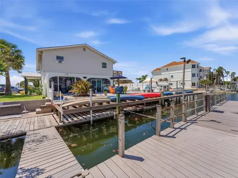 Exterior - 3173 Gulfview Dr, Hernando Beach, FL 34607 photo 13 of 16