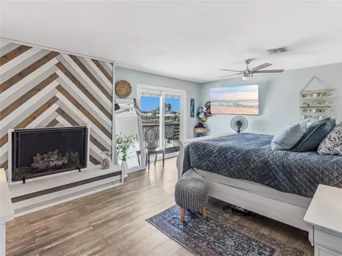 Bedroom - 3173 Gulfview Dr, Hernando Beach, FL 34607 photo 1 of 8