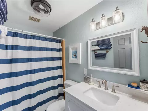 Bath - 3173 Gulfview Dr, Hernando Beach, FL 34607 photo 5 of 7