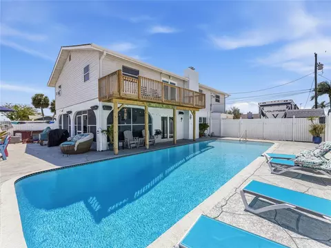 Exterior - 3173 Gulfview Dr, Hernando Beach, FL 34607 photo 11 of 16