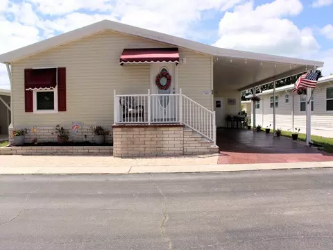 64 Thatch Palm St W, Largo, FL 33770