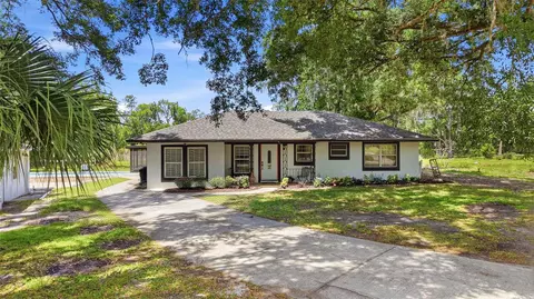 30151 Lynne Dr, Wesley Chapel, FL 33543