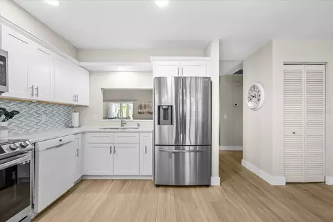 Kitchen - 3428 Brookridge Ln, Parrish, FL 34219 photo 2 of 3