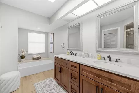 Bath - 3428 Brookridge Ln, Parrish, FL 34219 photo 2 of 5