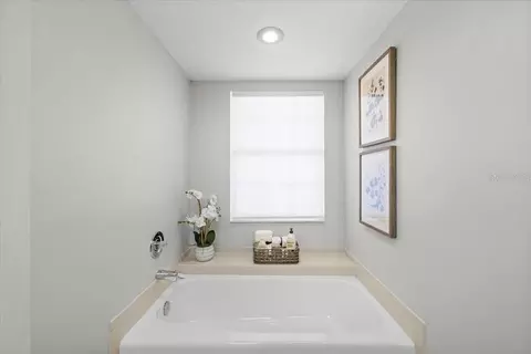 Bath - 3428 Brookridge Ln, Parrish, FL 34219 photo 4 of 5