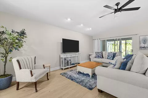Living - 3428 Brookridge Ln, Parrish, FL 34219 photo 2 of 4