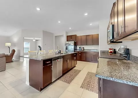 Kitchen - 16568 Delia St, Wimauma, FL 33598 photo 6 of 10