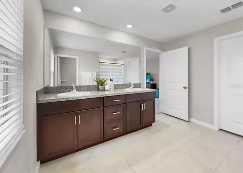 Bath - 16568 Delia St, Wimauma, FL 33598 photo 3 of 6