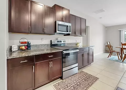 Kitchen - 16568 Delia St, Wimauma, FL 33598 photo 5 of 10