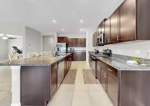 Kitchen - 16568 Delia St, Wimauma, FL 33598 photo 4 of 10