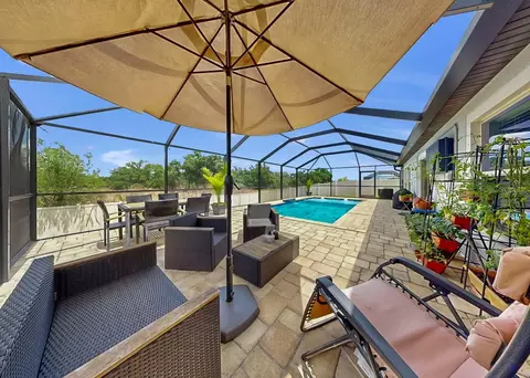 Exterior - 16568 Delia St, Wimauma, FL 33598 photo 7 of 8