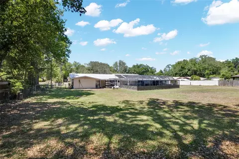 Exterior - 317 NW 7th St, Williston, FL 32696 photo 9 of 12