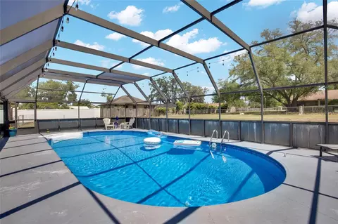 Exterior - 317 NW 7th St, Williston, FL 32696 photo 4 of 12