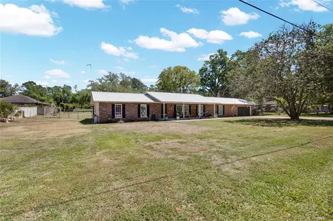 Exterior - 317 NW 7th St, Williston, FL 32696 photo 11 of 12