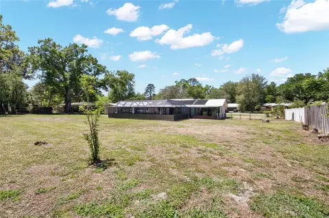 Exterior - 317 NW 7th St, Williston, FL 32696 photo 8 of 12