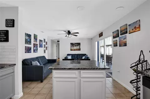 Entry Way - 317 NW 7th St, Williston, FL 32696 photo 2 of 2