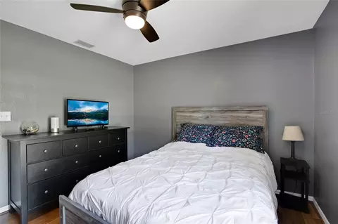 Bedroom - 317 NW 7th St, Williston, FL 32696 photo 4 of 6