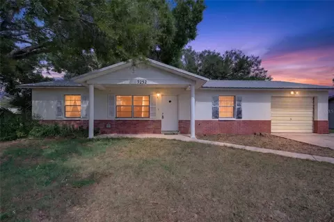 7252 Landover Dr, Zephyrhills, FL 33540