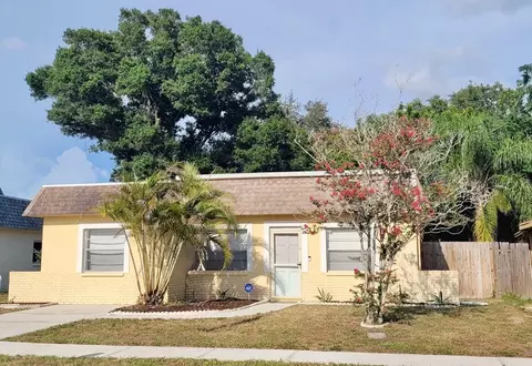 12291 Mallory Dr, Largo, FL 33774