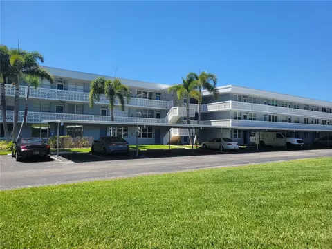4720 Locust St NE #219, Saint Petersburg, FL 33703