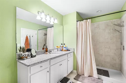Bath - 12960 Conquistador Loop, Spring Hill, FL 34610 photo 2 of 3