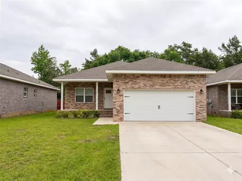3044 N 7th Ave, Milton, FL 32583