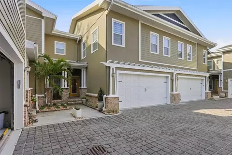 430 11th Ave NE, Saint Petersburg, FL 33701