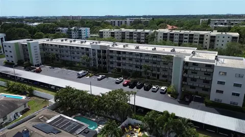 6080 80 St N #409, Saint Petersburg, FL 33709