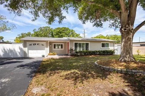 7500 Orpine Dr N, Saint Petersburg, FL 33702