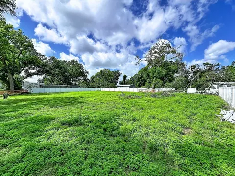 Robson, Seffner, FL 33584 photo 2
