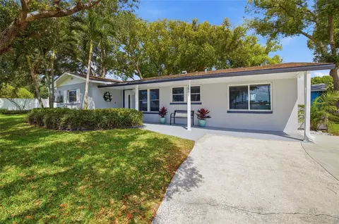 1511 4th St SW, Largo, FL 33770