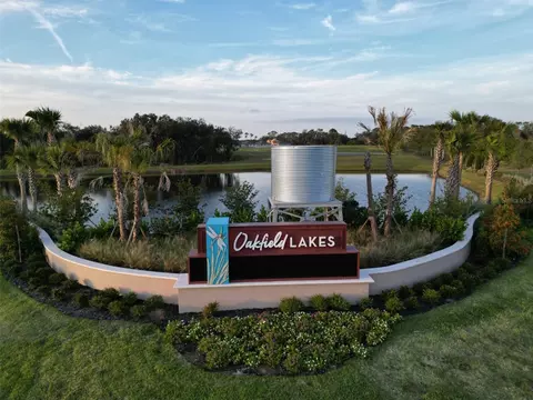 10870 Curving Creek Loop, Parrish, FL 34219 photo 3