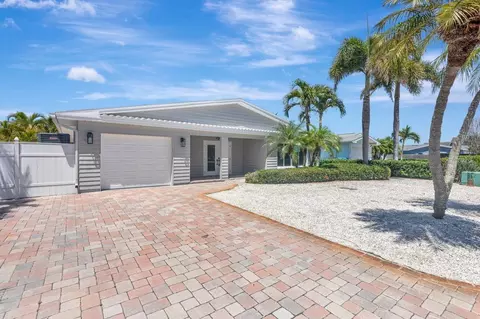 Exterior - 308 173rd Ave E, North Redington Beach, FL 33708 photo 3 of 7