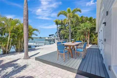 Exterior - 308 173rd Ave E, North Redington Beach, FL 33708 photo 4 of 7