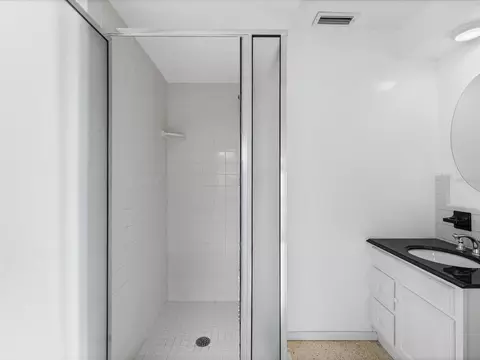 Bath - 865 Imperial Dr, Largo, FL 33771 photo 3 of 3