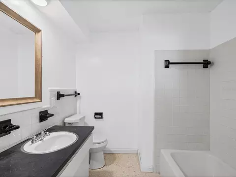 Bath - 865 Imperial Dr, Largo, FL 33771 photo 1 of 3