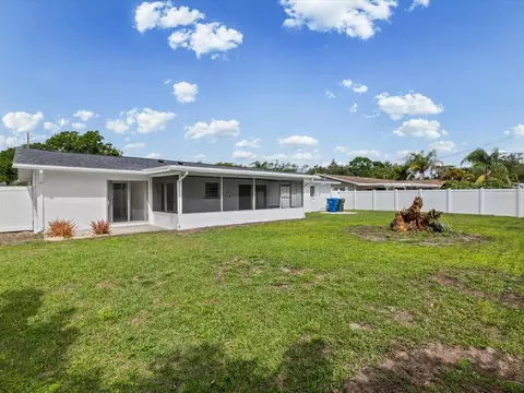 Exterior - 865 Imperial Dr, Largo, FL 33771 photo 3 of 7