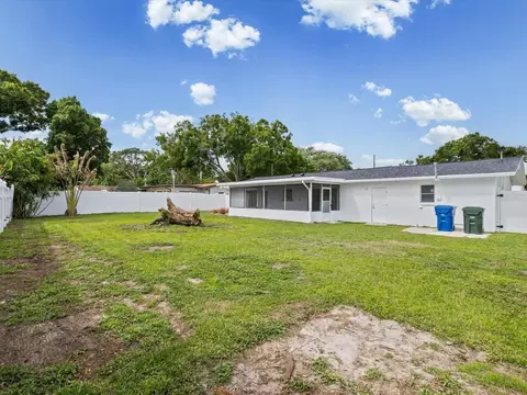 Exterior - 865 Imperial Dr, Largo, FL 33771 photo 7 of 7