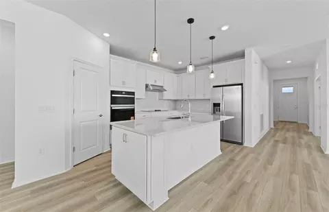 Kitchen - 5334 Oldbay Ter, Parrish, FL 34219 photo 1 of 1