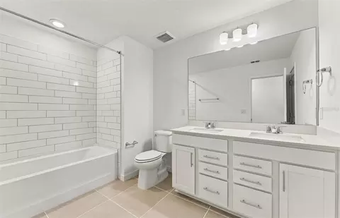 Bath - 9748 Crescent Moon Dr, Riverview, FL 33578 photo 4 of 4