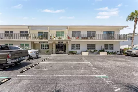 3753 46th Ave S #7, Saint Petersburg, FL 33711
