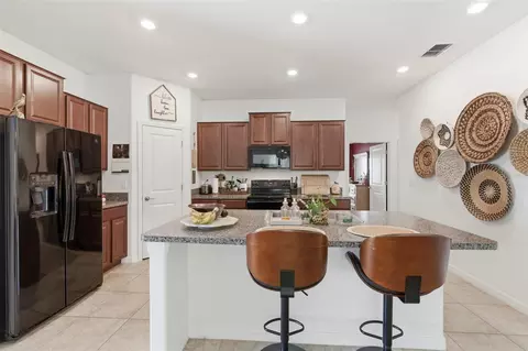Kitchen - 12611 Lemon Pepper Dr, Riverview, FL 33578 photo 2 of 4
