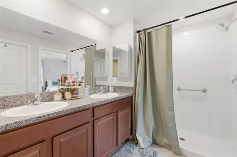 Bath - 12611 Lemon Pepper Dr, Riverview, FL 33578 photo 3 of 3