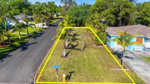 44 Th St S, Gulfport, FL 33711