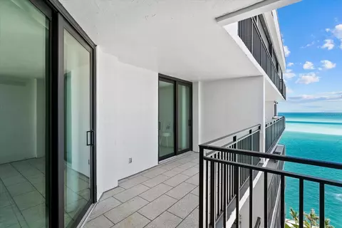 4822 Ocean Blvd #11E, Sarasota, FL 34242