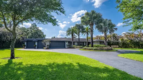 573 Holmes Ave, Lake Placid, FL 33852